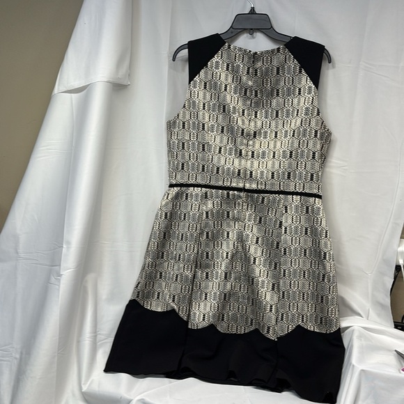 Tahari Arthur S Levine Black rose silver Jacquard Fit & Flare Dress size 14 - Picture 8 of 11